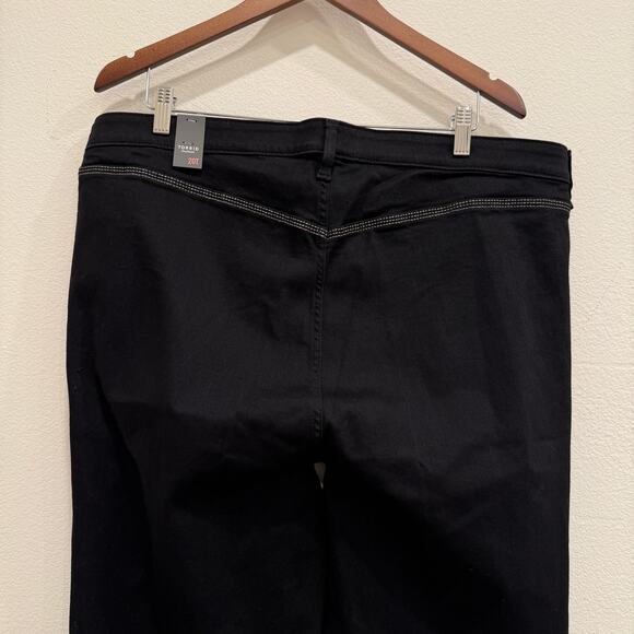 NWT Torrid Women’s 20T Sky High A- Line Flare Super Soft Jeans Black Plus Size0 - Picture 3 of 9